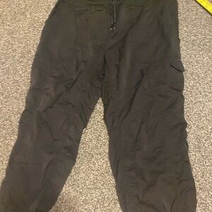 The North Face Women’s Black Capri XL Cargo Pants